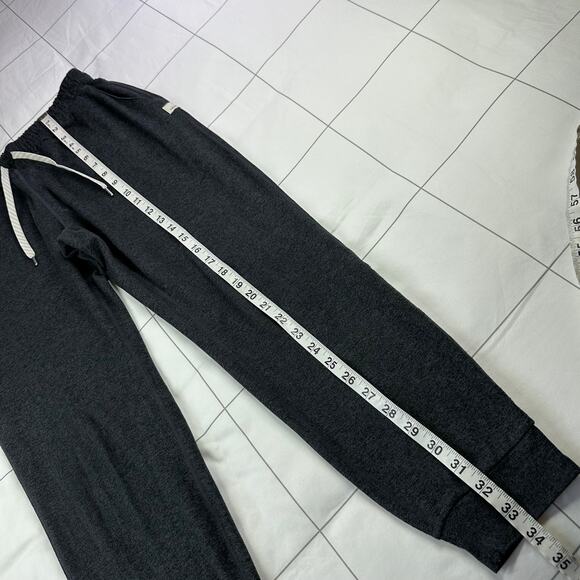 Vuori Pants Womens Small Gray Charcoal Performance Jogger Athletic Sporty Travel - Picture 10 of 11